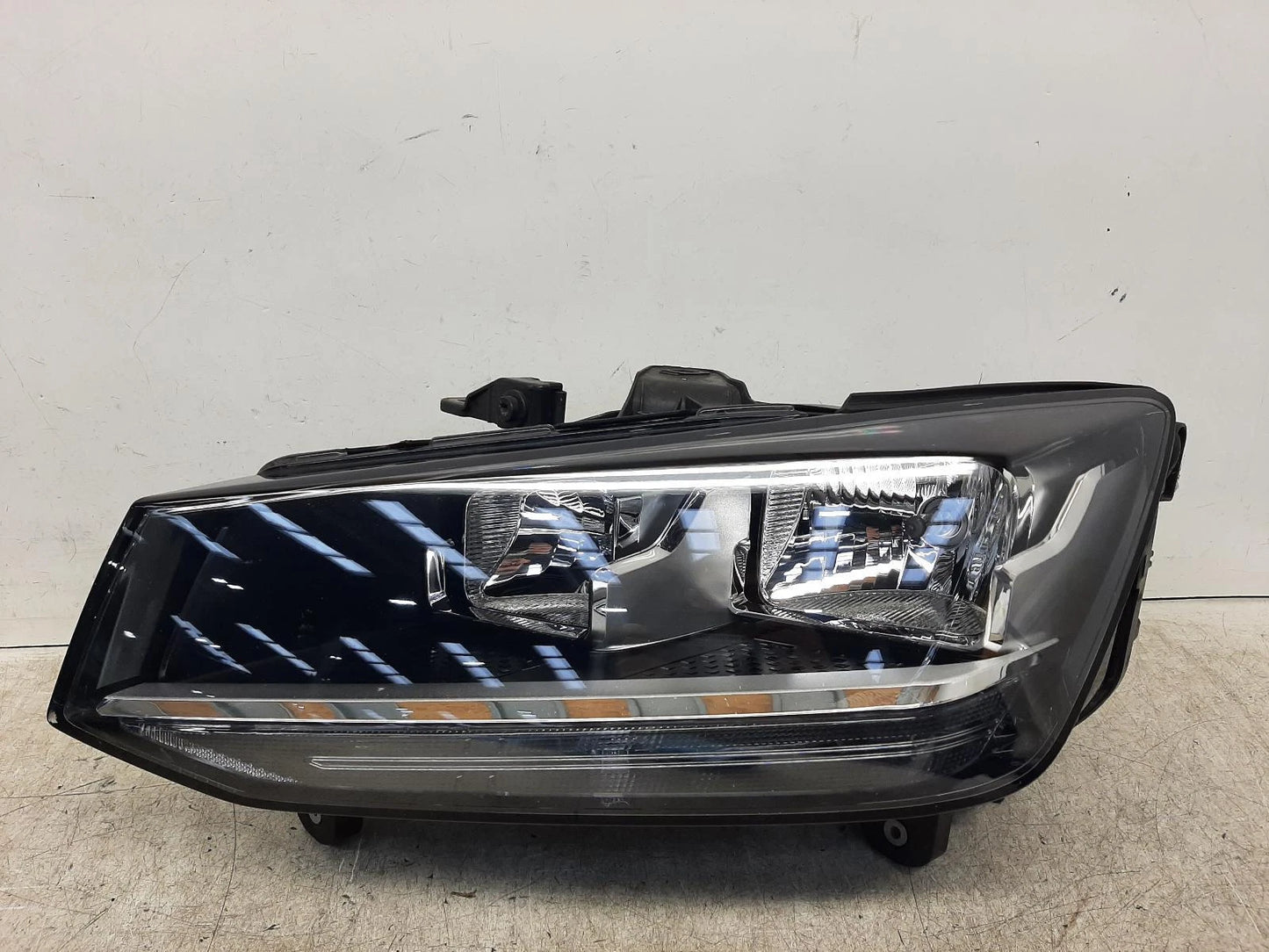 Audi Q2 Mk1 N/S Passengers Left Front Halogen Headlight Headlamp 