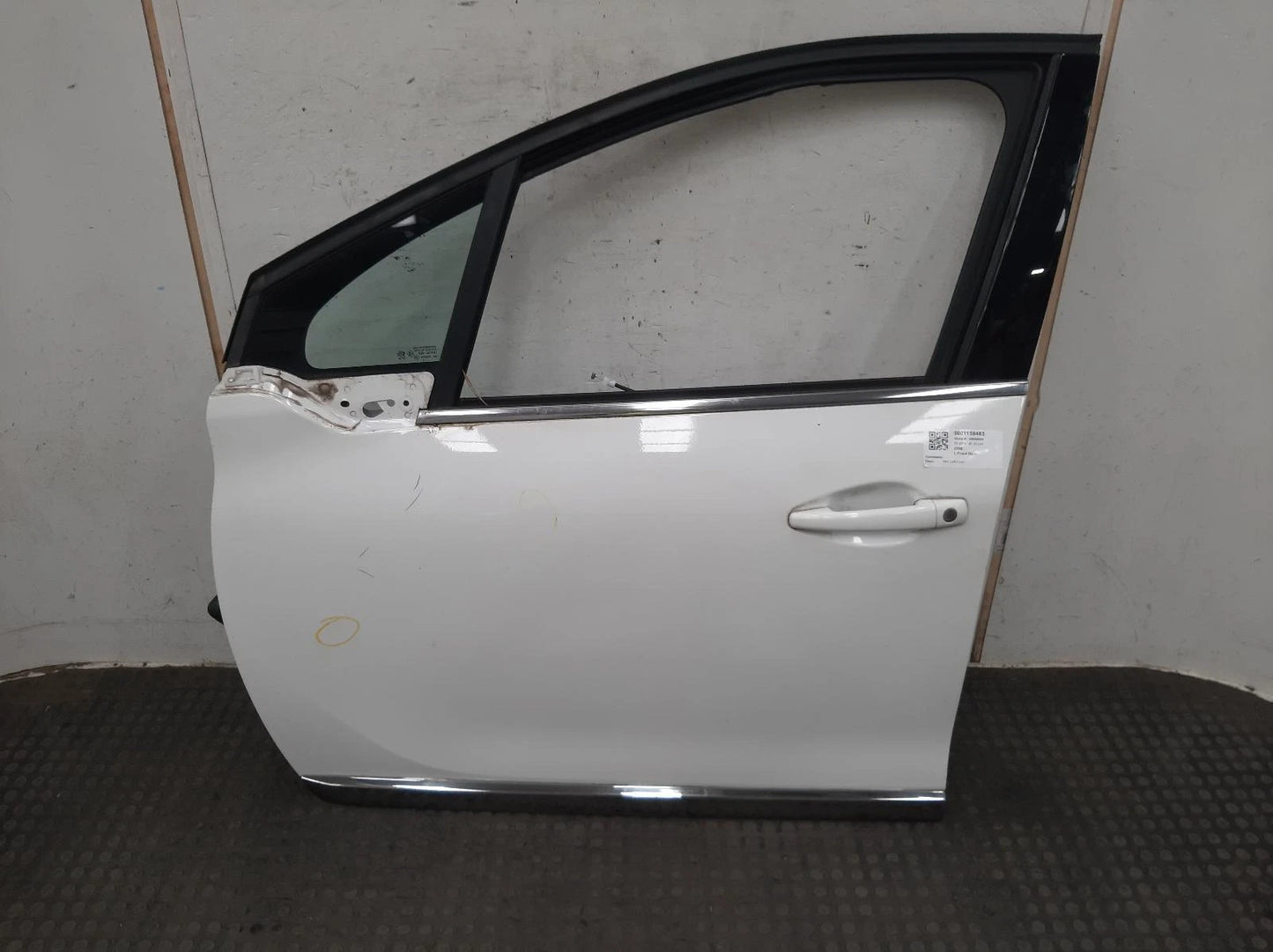 Peugeot 2008 Mk1 White N/S Passengers Left Front Door 