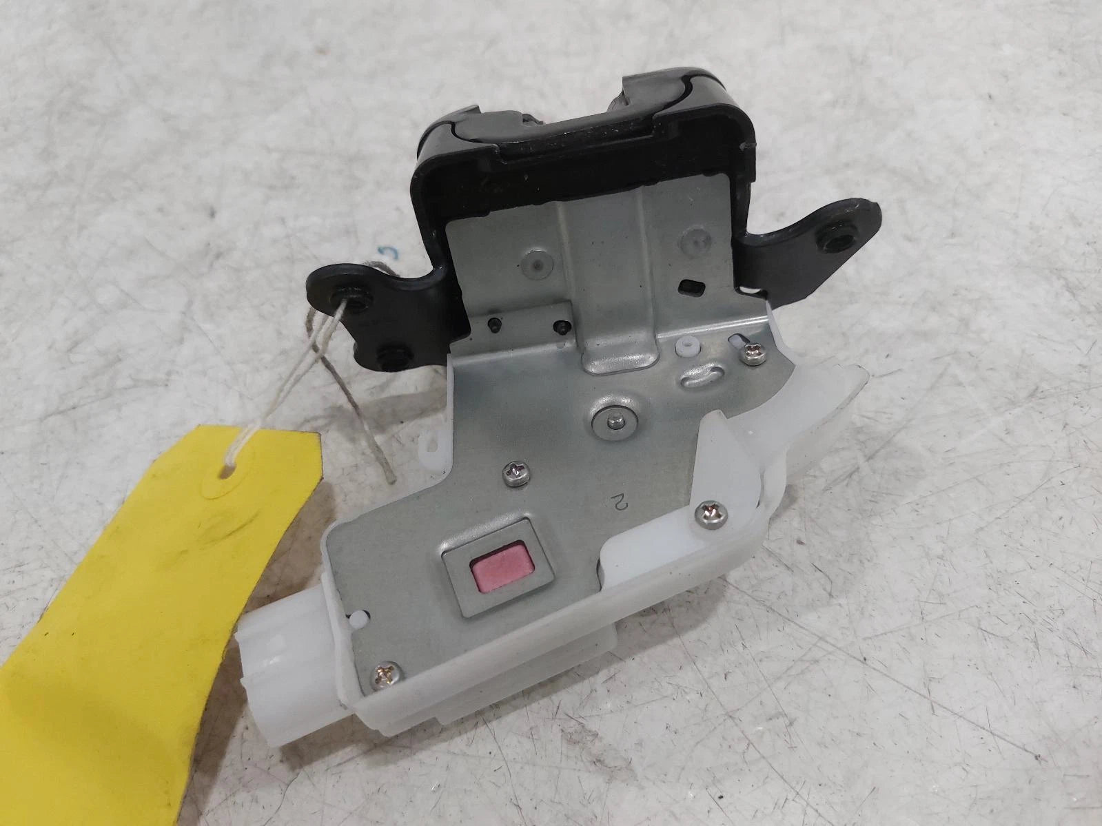 Toyota Yaris Cross Mk1 Tailgate Lock Assembly 