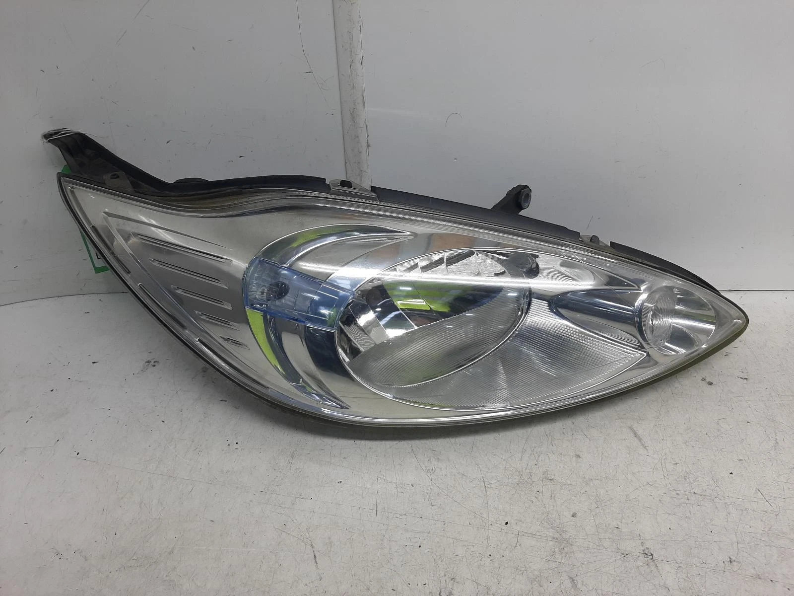 Ford Ka Mk2 O/S Drivers Right Front Halogen Headlight Headlamp 