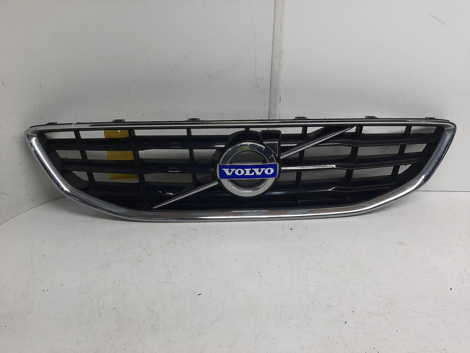 Volvo V40 Front Centre Upper Grille Grill 