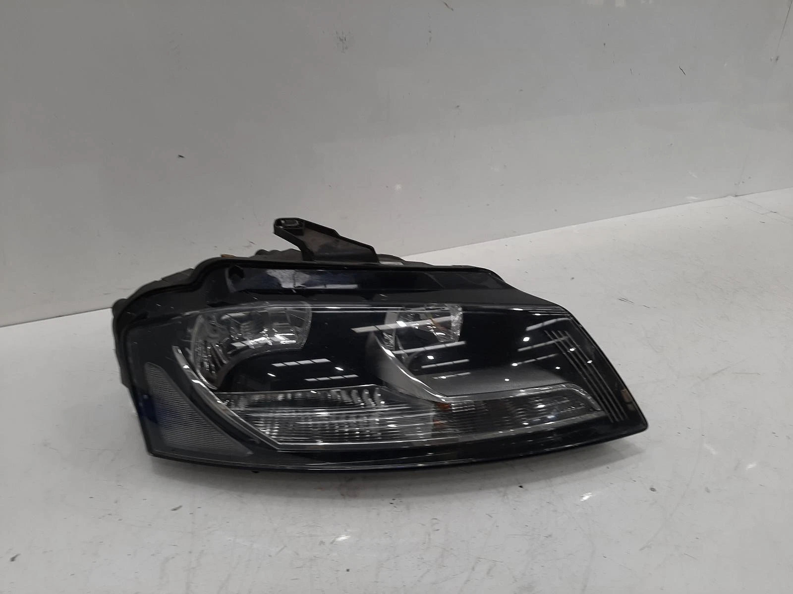 Audi A3 Mk2 8P OS Driver Right Front Halogen Headlight Headlamp 1LJ00964804 