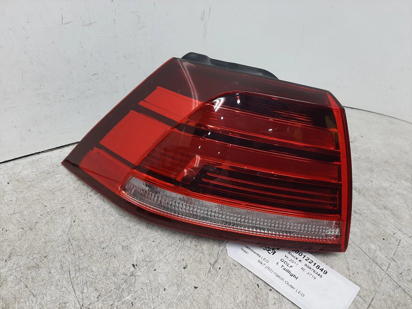 Volkswagen Golf Mk7 (5G) N/S Passengers Left Rear Taillight Tail Light 