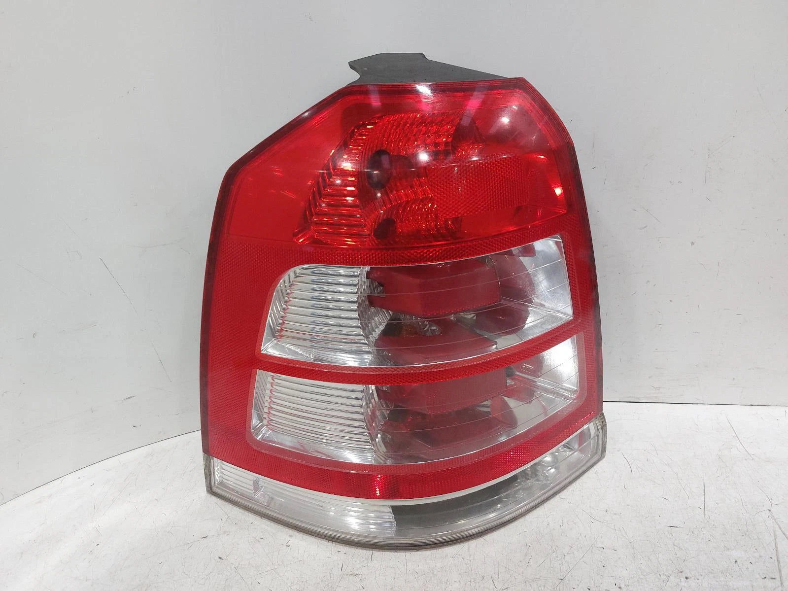 Opel Zafira Passengers Left Rear Taillight Tail Light 