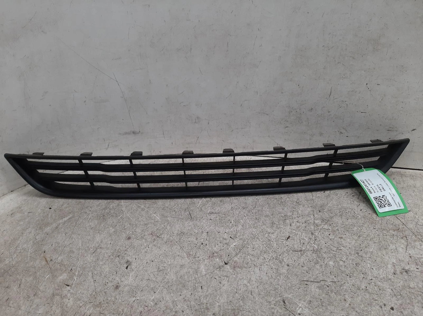 Ford Fiesta Mk7 Front Centre Lower Bumper Grille Grill 