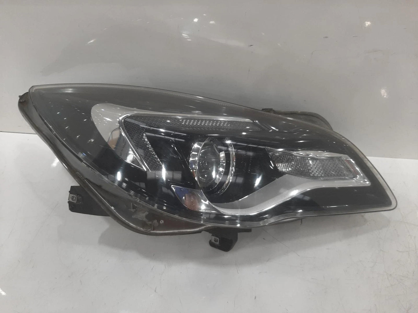 Opel Insignia Mk1 Facelift O/S Drivers Right Front Headlight Headlamp 
