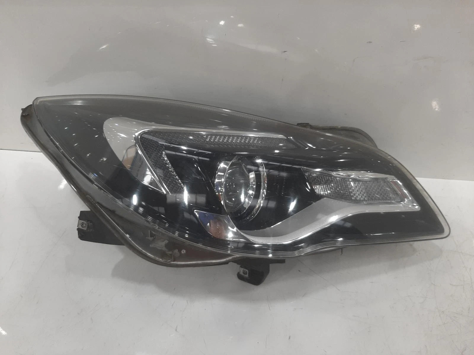 Opel Insignia Mk1 Facelift O/S Drivers Right Front Headlight Headlamp 