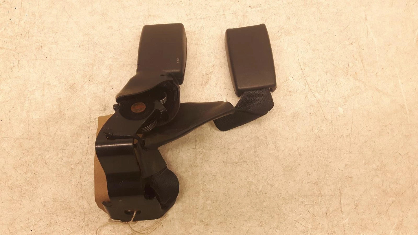 Toyota Avensis Mk2 (T250) N/S LEFT REAR SEAT BELT STALK 