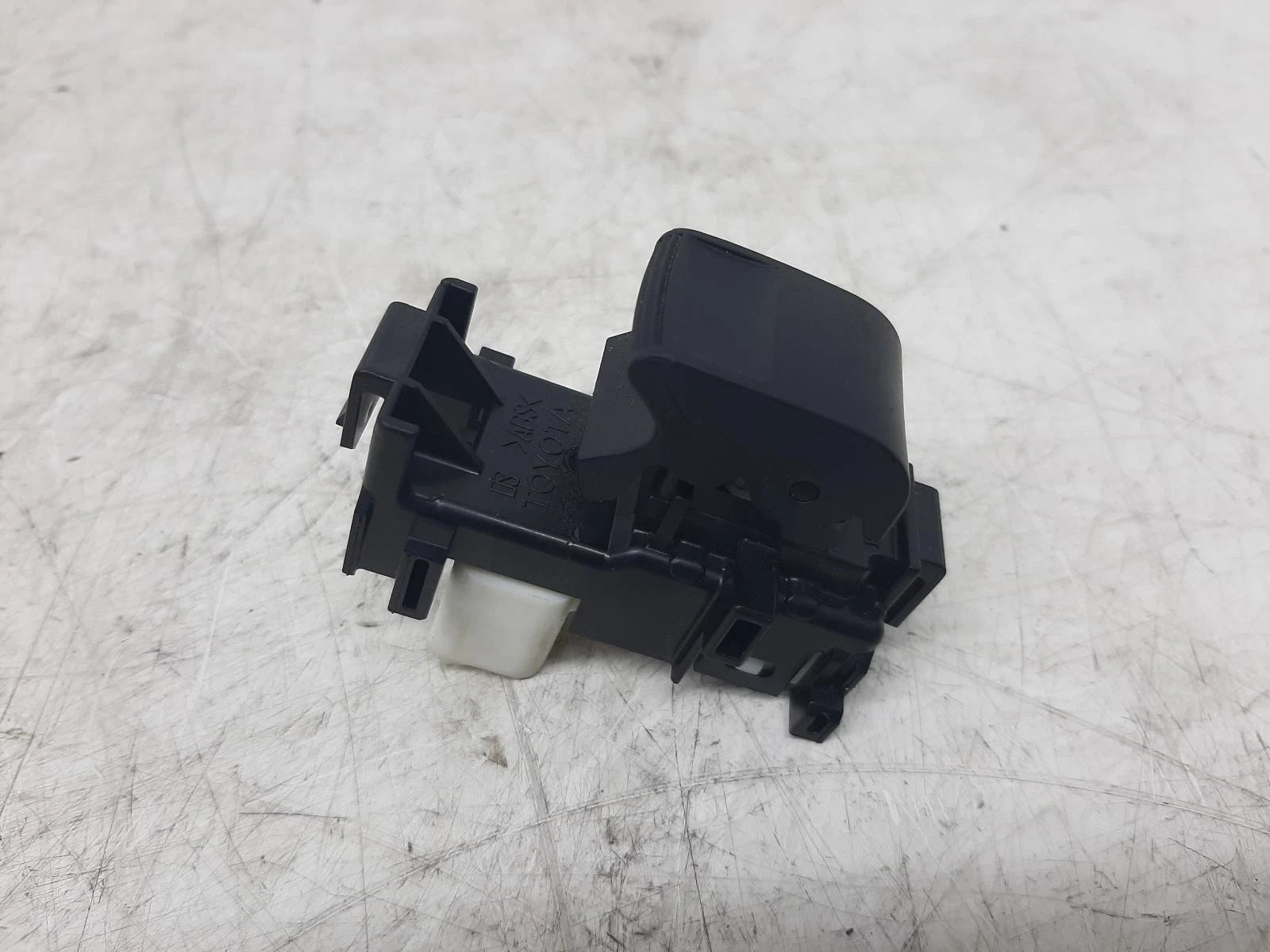 Toyota Rav Mk4 (XA40) Rear Window Switch 