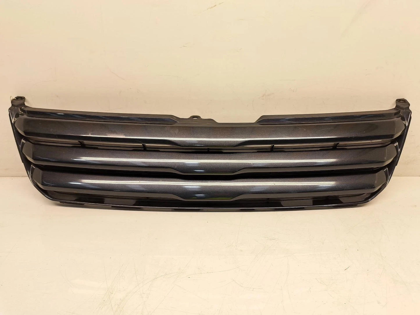 Toyota Noah/Voxy Front Centre Black Grille Grill 