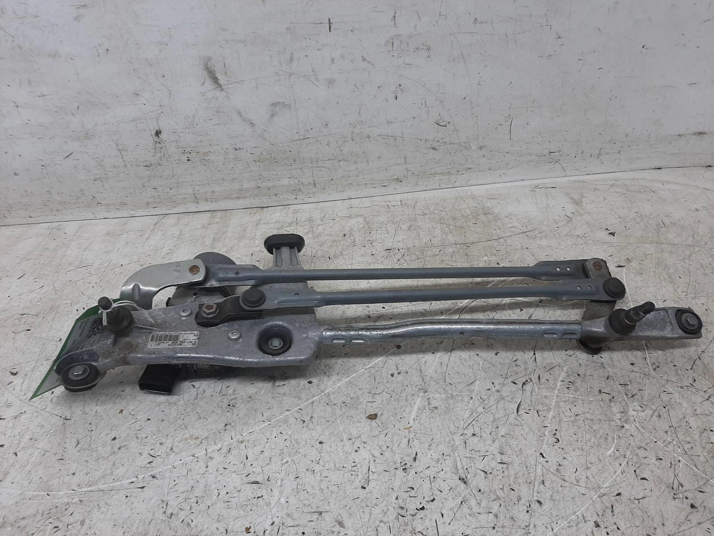 Peugeot 308 Mk2 (T9) Bosch Front Wiper Motor With Mechanism 