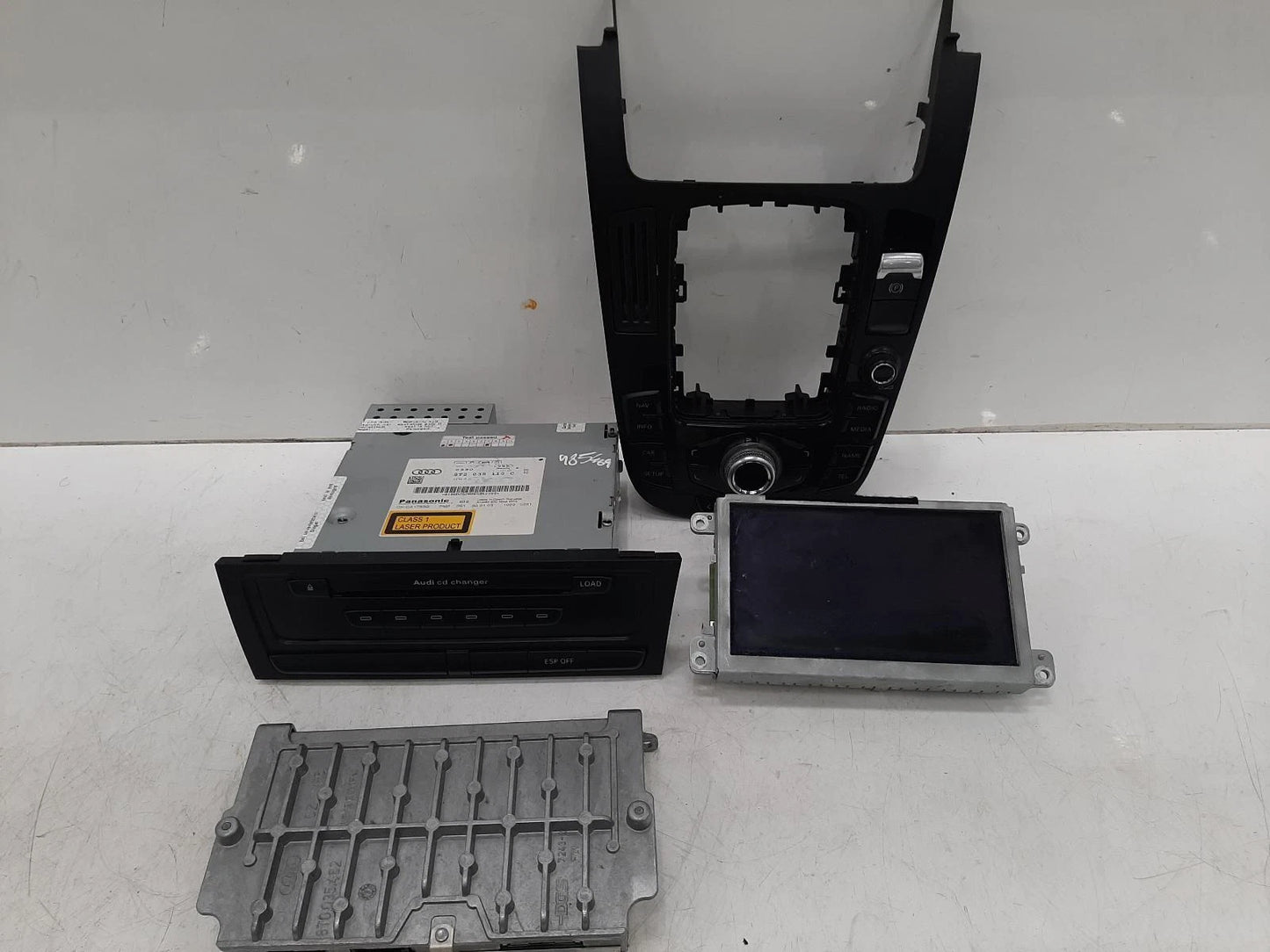 Audi A4 Mk4 (B8) OEM SAT. NAV. UNIT Satellite Navigation Head Unit Set 