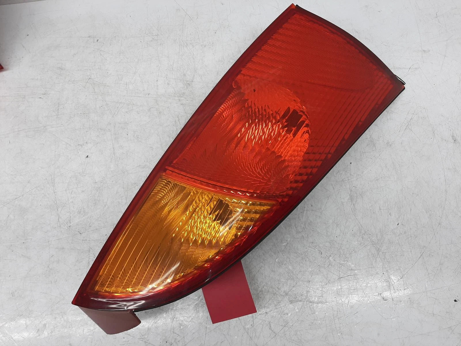 Ford Focus Mk1 O/S Drivers Right Rear Taillight BULB TYPE 