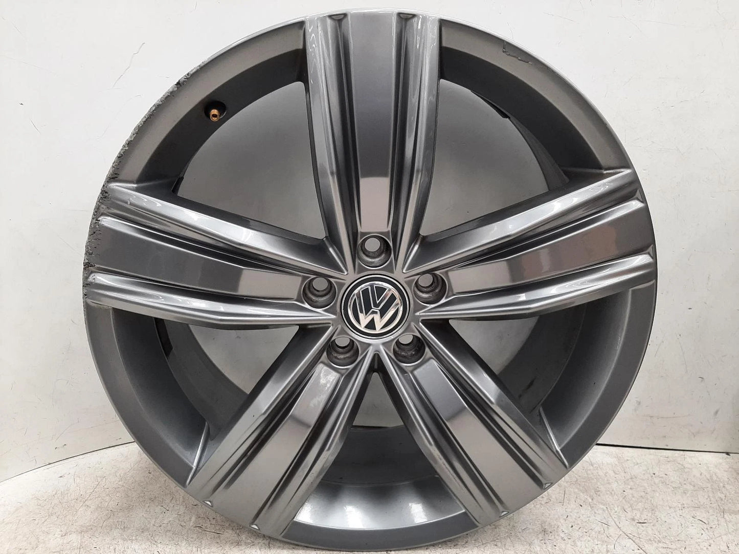 Volkswagen Tiguan Mk2 Alloy Wheel 7jx19h2 