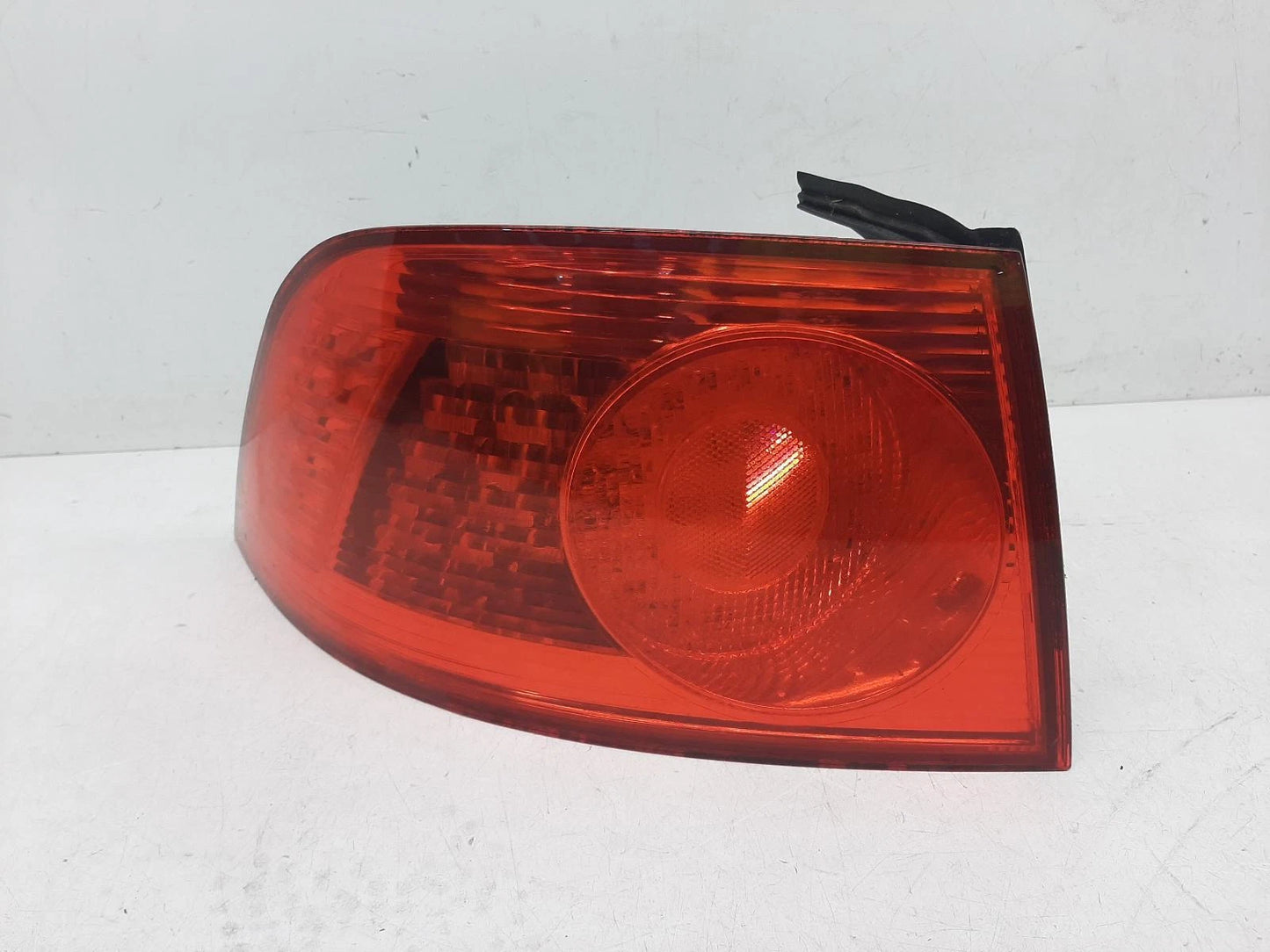Volkswagen Phaeton Passengers Left Rear Taillight Tail Light 