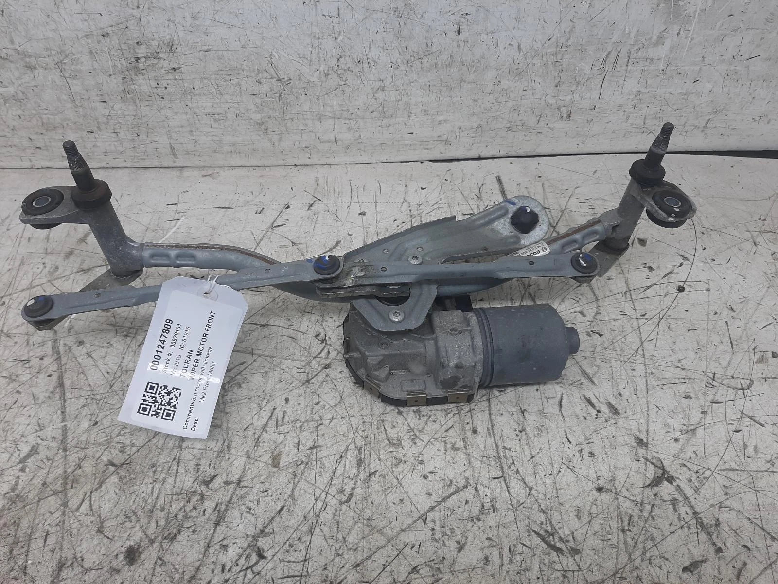 Volkswagen Touran Mk2 Front Wiper Motor With Linkage 