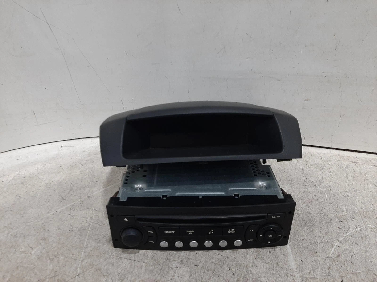 Citroen Berlingo Mk2 OEM Radio/CD/Stereo Head Unit No Code Available 