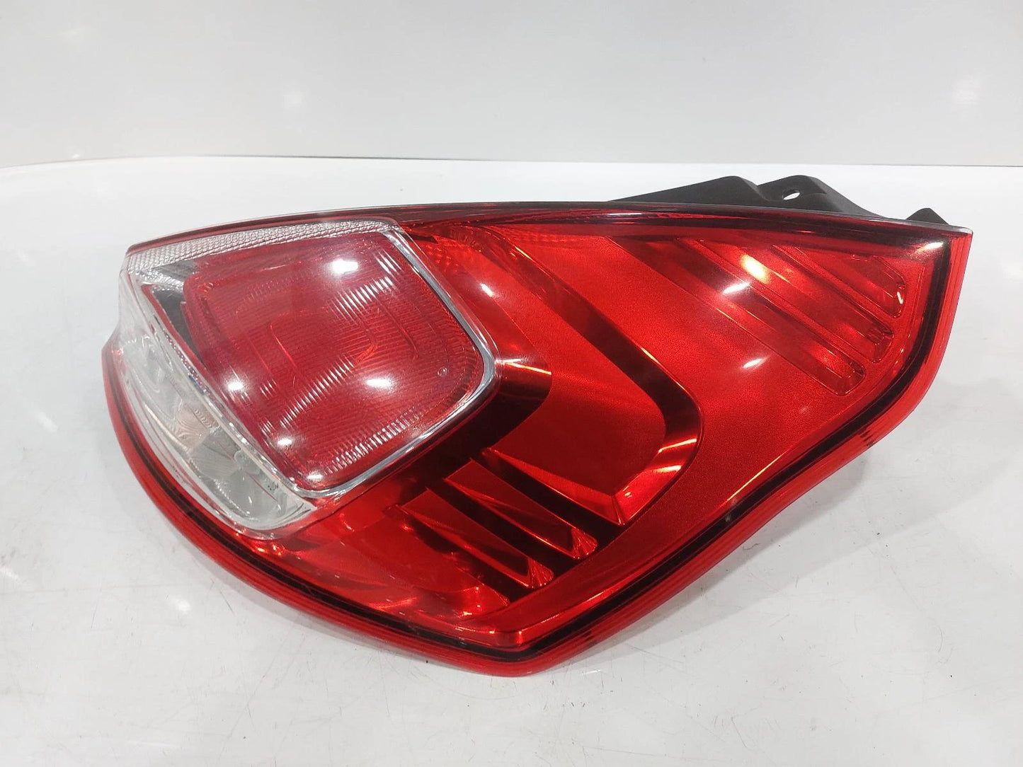 Ford Fiesta Mk7 Facelift O/S Drivers Right Rear Taillight Tail Light 