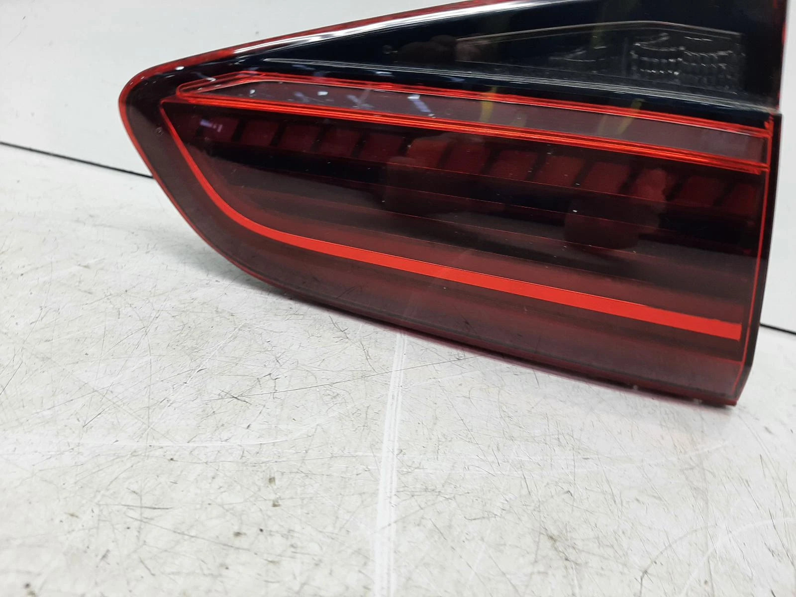Volkswagen Golf Passengers Left Rear Inner LED Taillight Tail Light 