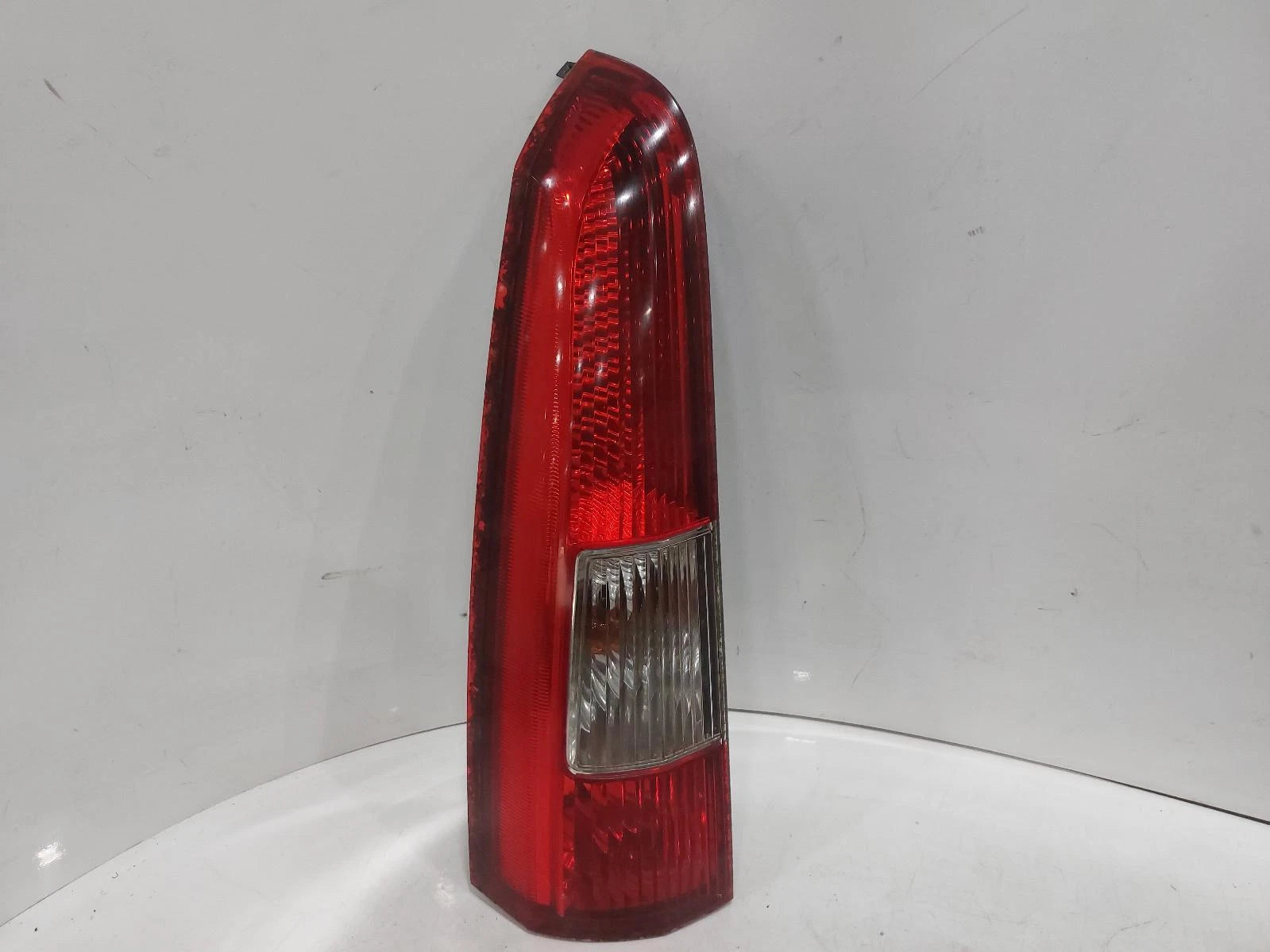 Volvo V70 Mk2 N/S Passengers Left Rear Upper Bulb Type Taillight Tail Light 