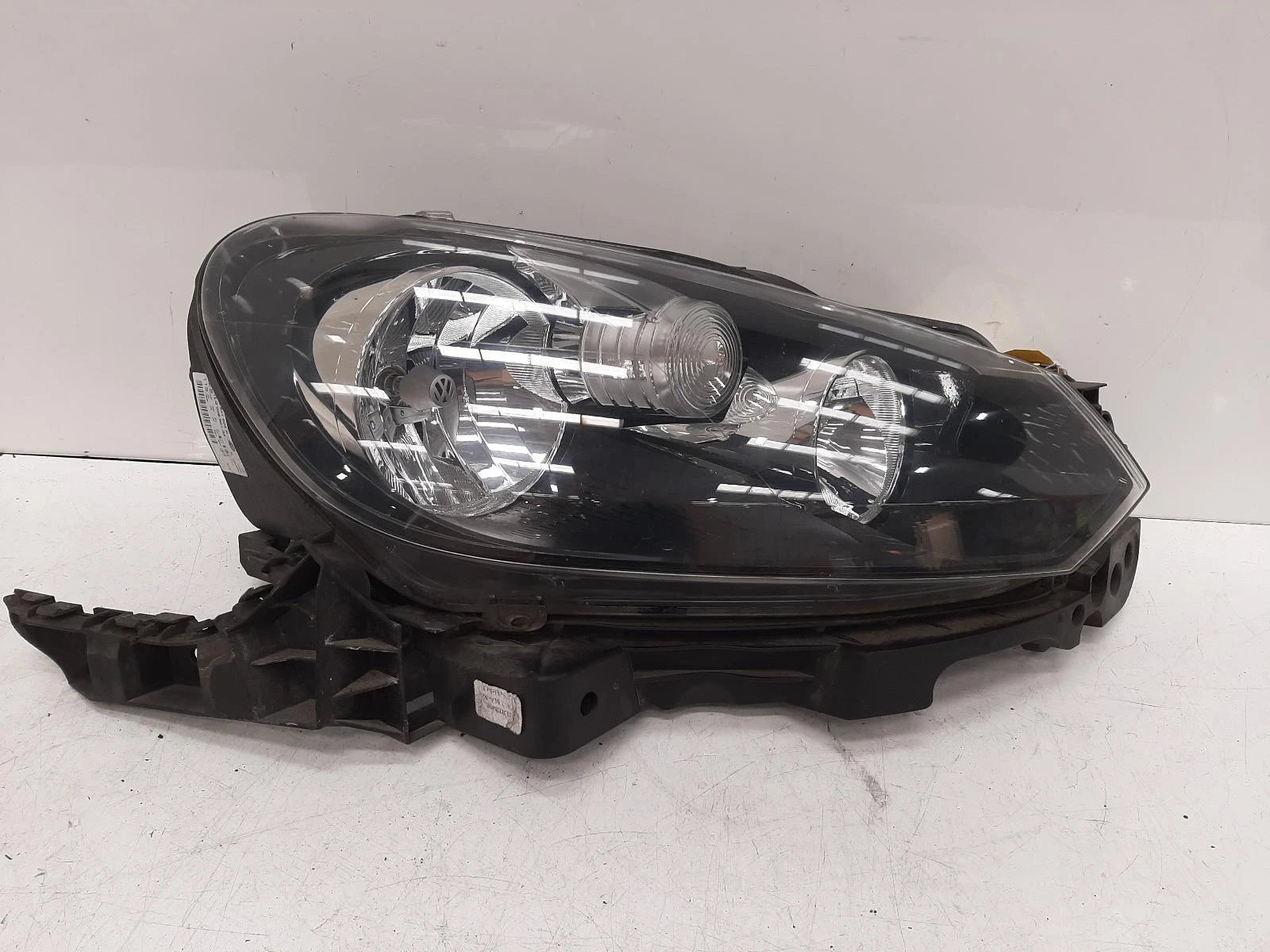 Volkswagen Golf Mk6 (5K) O/S Drivers Right Front Headlight Headlamp 