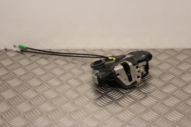 Toyota Auris Door Lock Mechanism Front Passengers Side (2012)