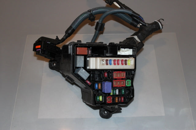 Toyota Yaris Fuse Box Front Passengers Side (2012)