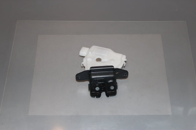 Toyota Yaris Tailgate Boot Lock (2012)