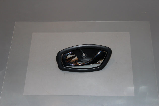 Renault Clio Door Handle Inner Front Passengers Side (2013)