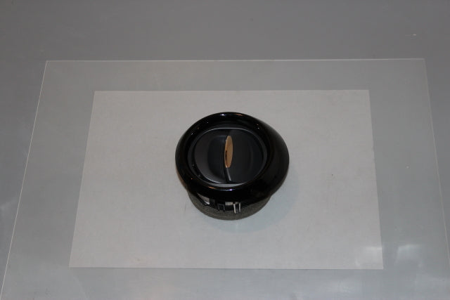 Renault Clio Dashboard Airvent Passengers Side (2013)