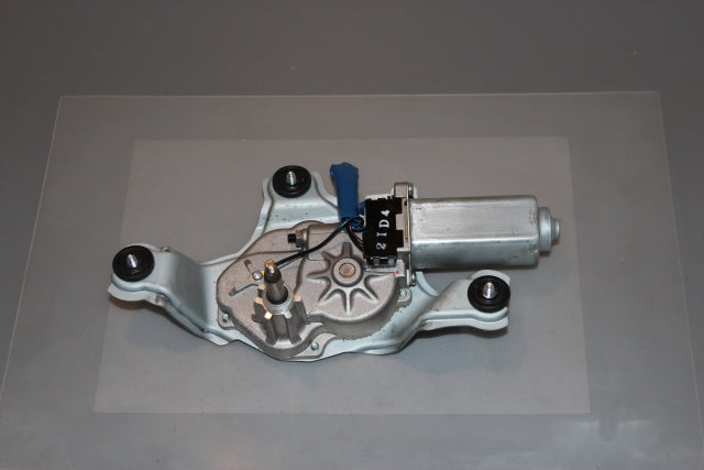 Hyundai i30 Wiper Motor Rear (2013) genuine OEM used part - CarBreakers.ie