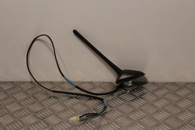 Toyota Auris Aerial with Socket (2013)