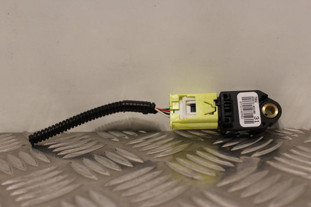 Toyota Auris Airbag Sensor Centre Drivers Side (2013)