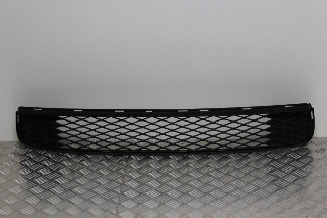 Toyota Auris Bumper Grill Lower (2013)