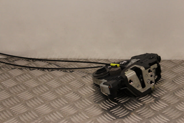 Toyota Auris Door Lock Mechanism Front Passengers Side (2013)