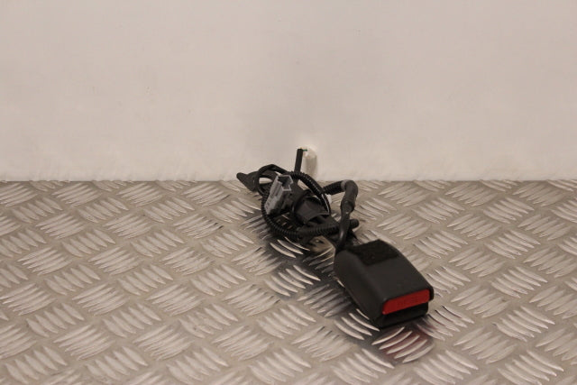 Toyota Auris Seat Belt Buckle Lock Front Passengers Side (2013)
