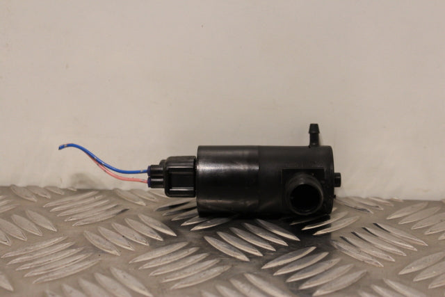 Toyota Auris Windscreen Wash Water Bottle Motor No2 (2013)