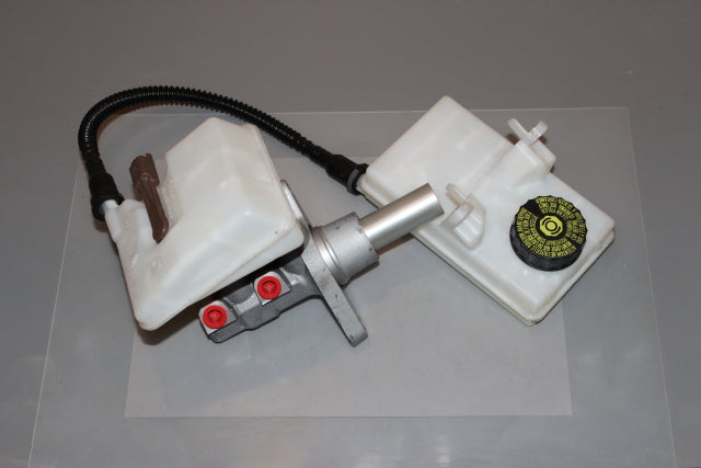 Peugeot 3008 Brake Master Cylinder (2014)