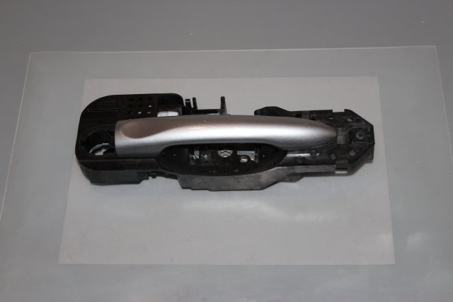 Renault Megane Door Handle Outer Front Passengers Side (2014)