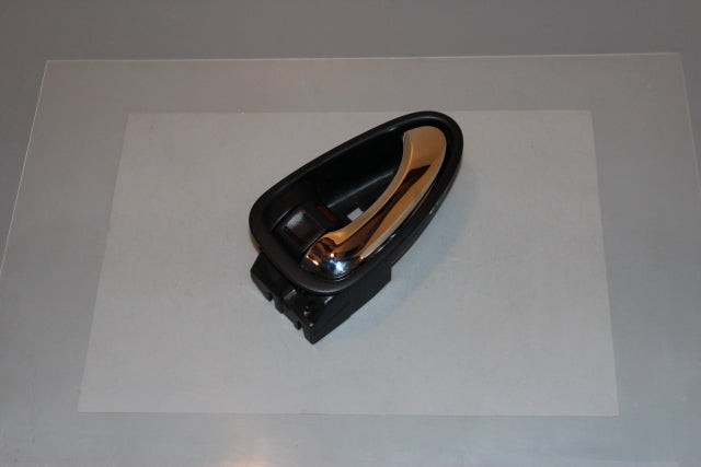 Toyota Avensis Door Handle Inner Rear Passengers Side (2015)