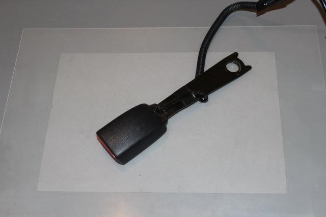 Toyota Avensis Seat Belt Buckle Lock Front Drivers Side (2015)
