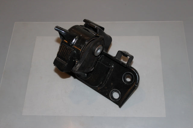 Toyota Avensis Gearbox Mounting (2015)