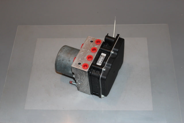 Toyota Avensis Abs Pump (2015)
