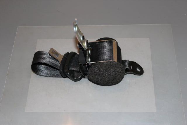 Toyota Avensis Seat Belt Rear Drivers Side (2015)