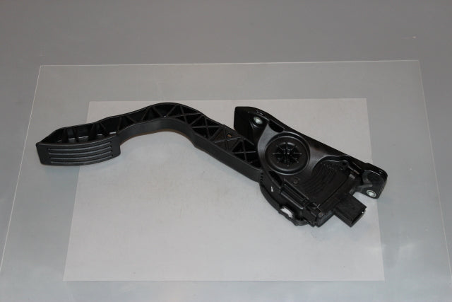 Ford Focus Accelerator Throttle Pedal (2016)