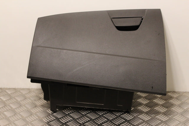 Ford Focus Glove Box (2016)