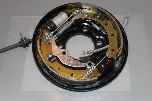 Ford Focus Brake Plate with Shoes and Cylinder Rear Right 