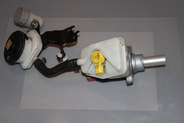 Honda Civic Brake Master Cylinder (2013)