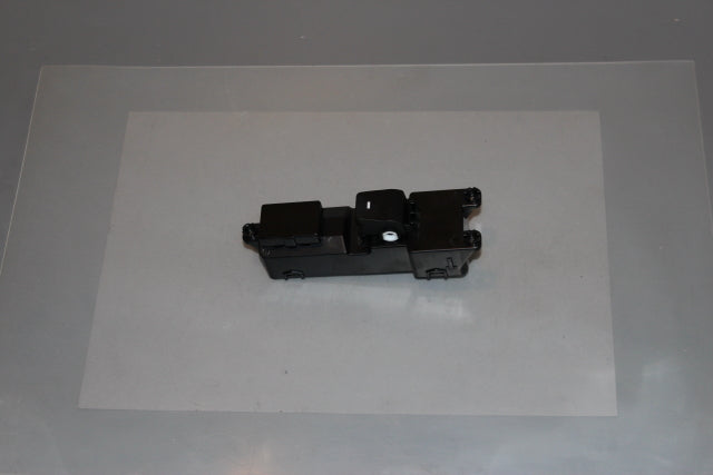 Hyundai Tucson Window Switch Rear Passengers Side (2016)