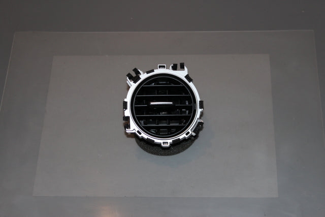 Hyundai i10 Dashboard Airvent Passengers Side (2016)